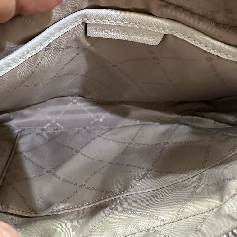 Michael Kors purse - Picture 5 of 7